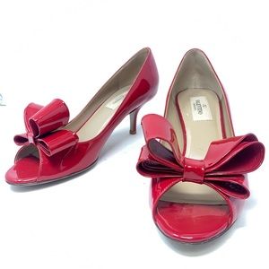 ❤️Valentino Garavani Red Patent Bowed Kitten Heels.  Size 37.